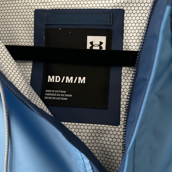 Women’s Under Armour (UA) Cloudstrike waterproof shell (Medium) - Picture 3 of 4